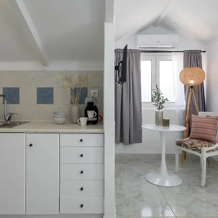 Eraora Lofts & Kefalonia Lakíthra